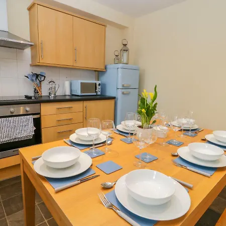 Valiant House סקארבורו