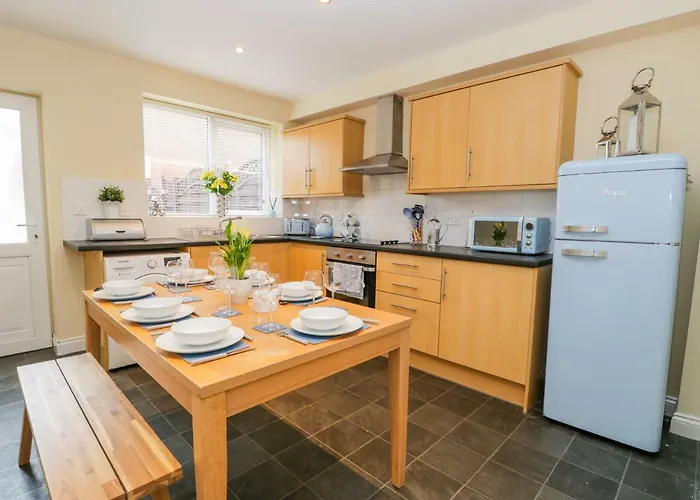 Valiant House * 斯卡伯勒