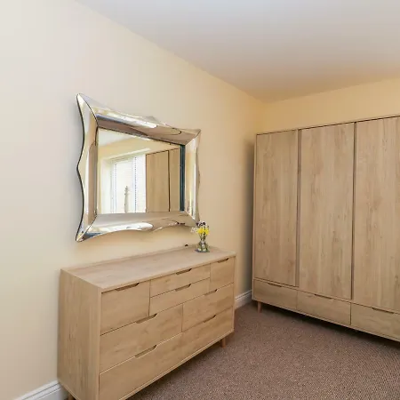 Valiant House Σκάρμπορο